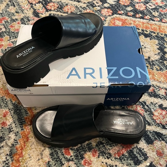 SOLD☆ Barely worn Arizona Jean Co. platform sandals ☆ - Picture 3 of 5